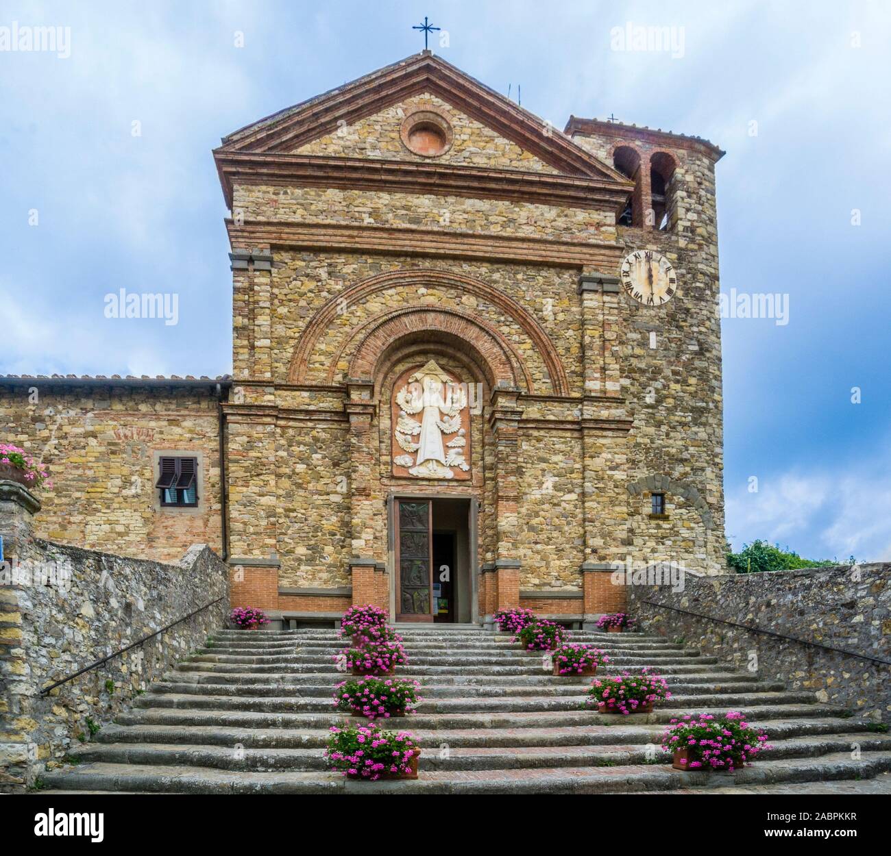 Iglesia de Santa Maria Assunta, Panzano en Chianti, en la región rural de Chianti, provincia de Siena, Toscana, Italia Foto de stock