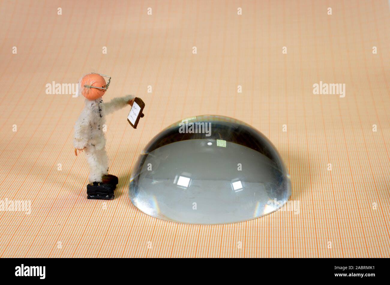 Una geometría sólida presentación de un hemisferio forma. Foto de stock