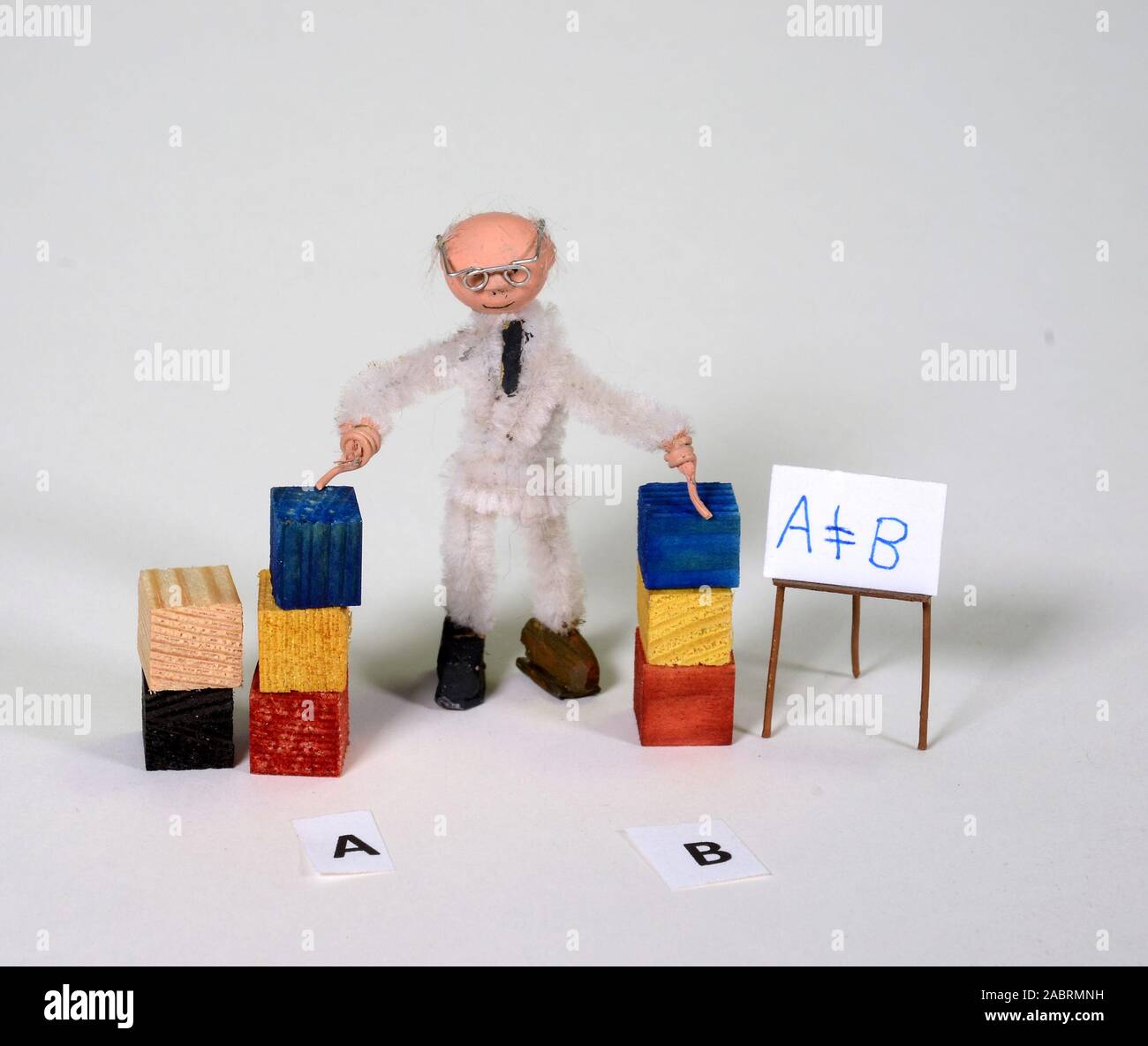 Configuración matemática de la igualdad, establezca un conjunto y B no son iguales, y el de la pizarra denotion dice esto. Foto de stock