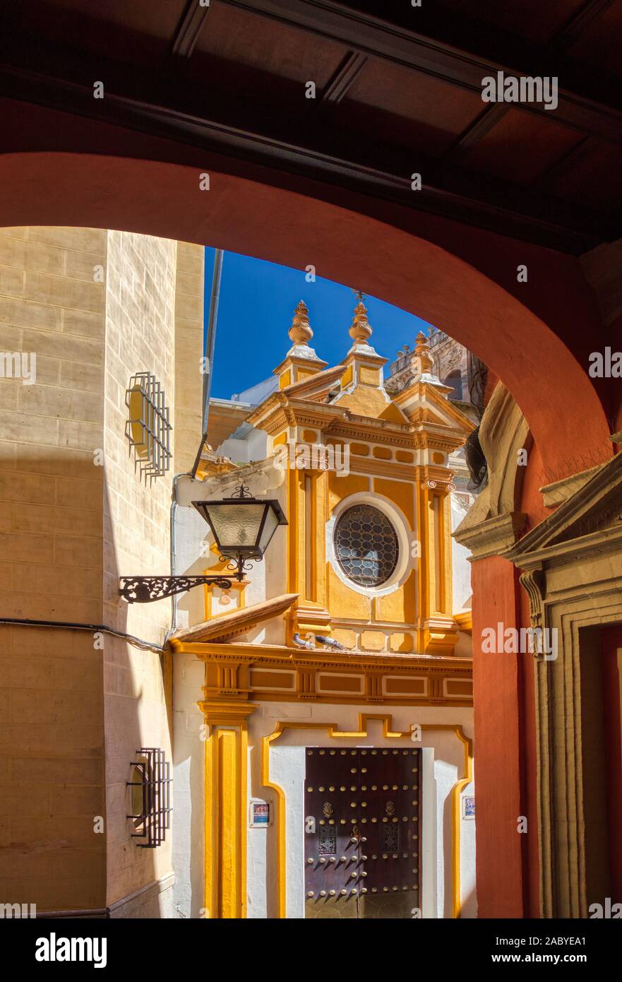 Santa Cruz, el antiguo barrio judío de Sevilla Andalucía España Foto de stock