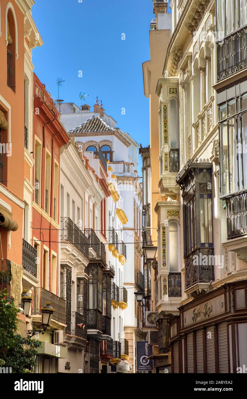 Santa Cruz, el antiguo barrio judío de Sevilla Andalucía España Foto de stock