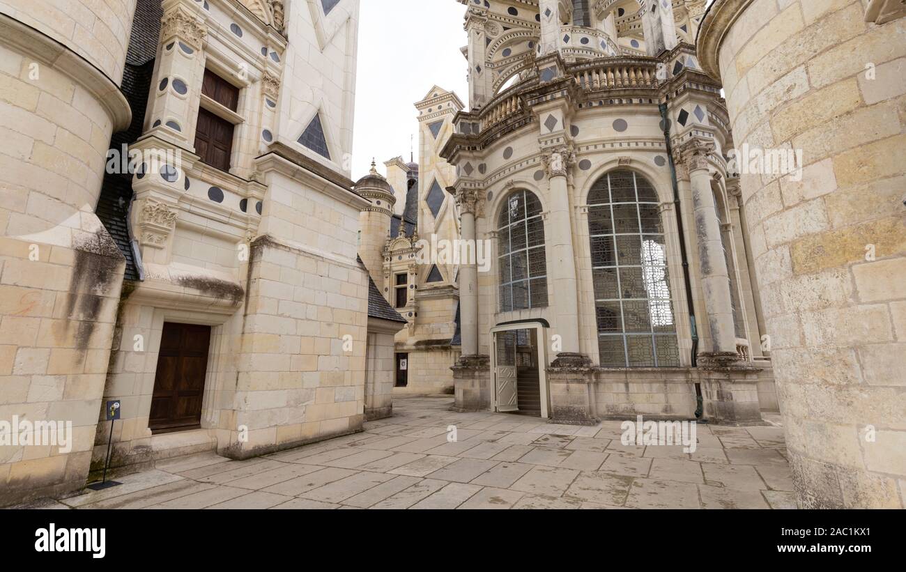 Castillo de Chambord, vista de la azotea y elaborados pináculos y torres , en el valle del Loira, Centro Valle de Loira, en Francia Foto de stock