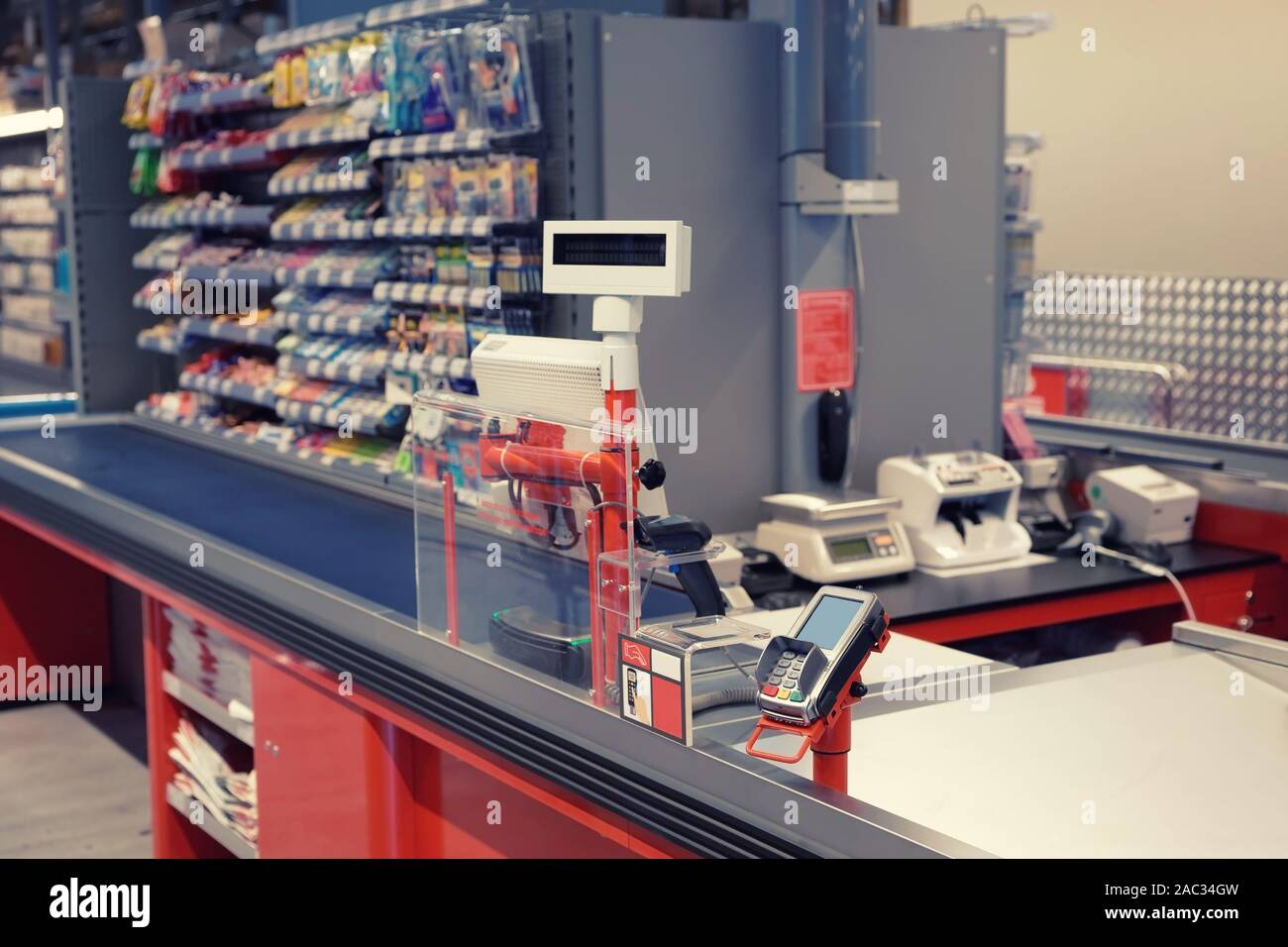 Cash register supermarket fotografías e imágenes de alta resolución - Alamy