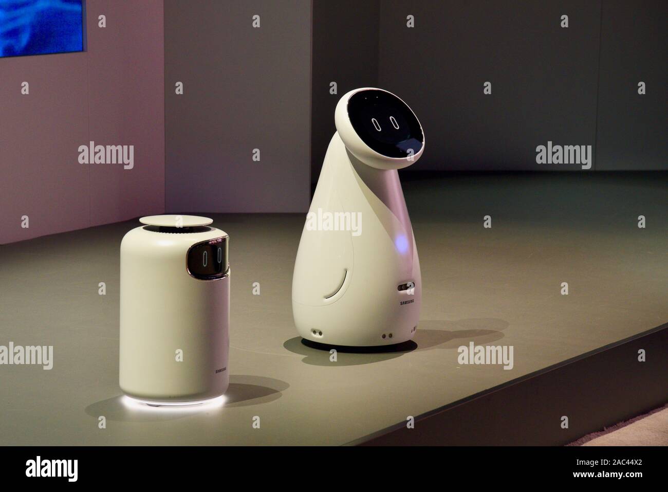 Robots versátil Samsung Bot Care como home healthcare assistant y Bot aire  purificador de aire en el CES (Consumer Electronics Show) en Las Vegas,  Nevada, EE.UU Fotografía de stock - Alamy