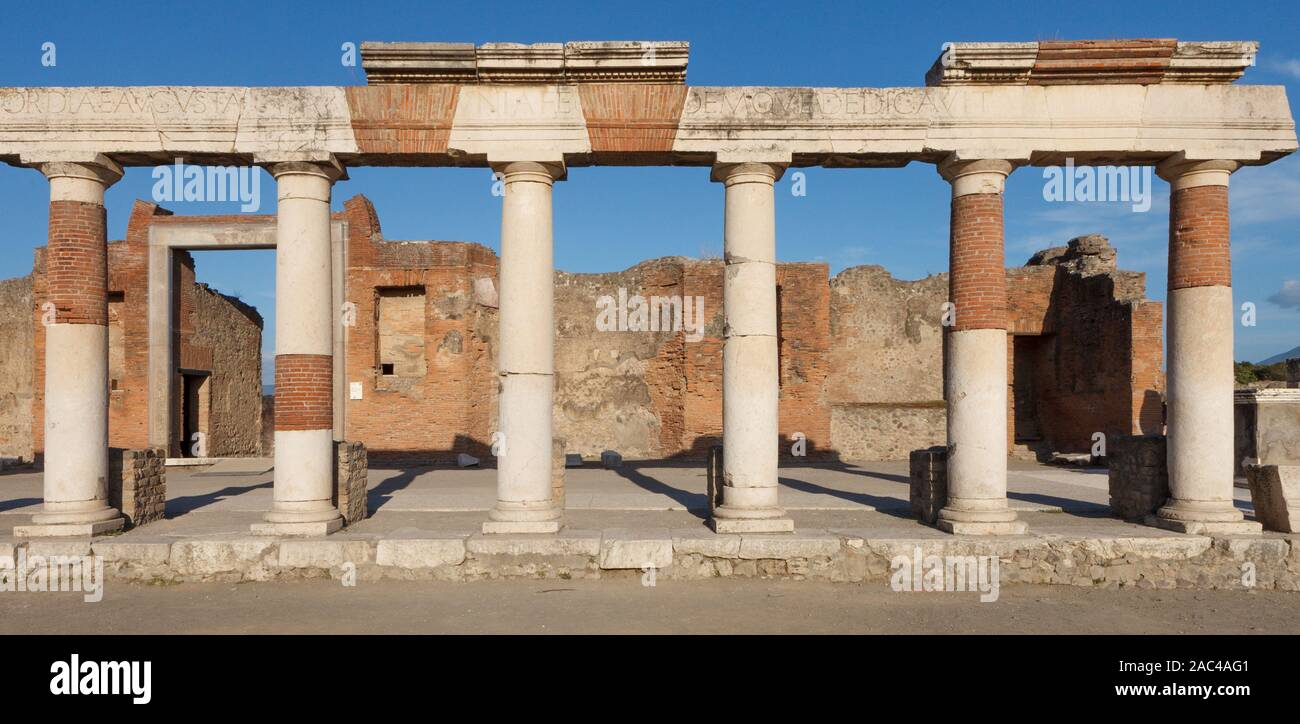 Foro de Pompeya (Pompei). La antigua ciudad romana de Pompeya, Provincia de Nápoles, Campania, Italia Foto de stock