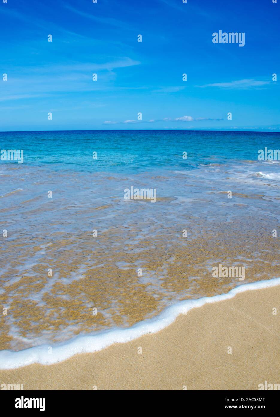 Hapuna Beach, a lo largo de la Isla Grande de Hawai'i's Kohala Coast. Esta playa de arena blanca, ha sido calificada como una de las mejores playas del mundo y el tiempo Foto de stock