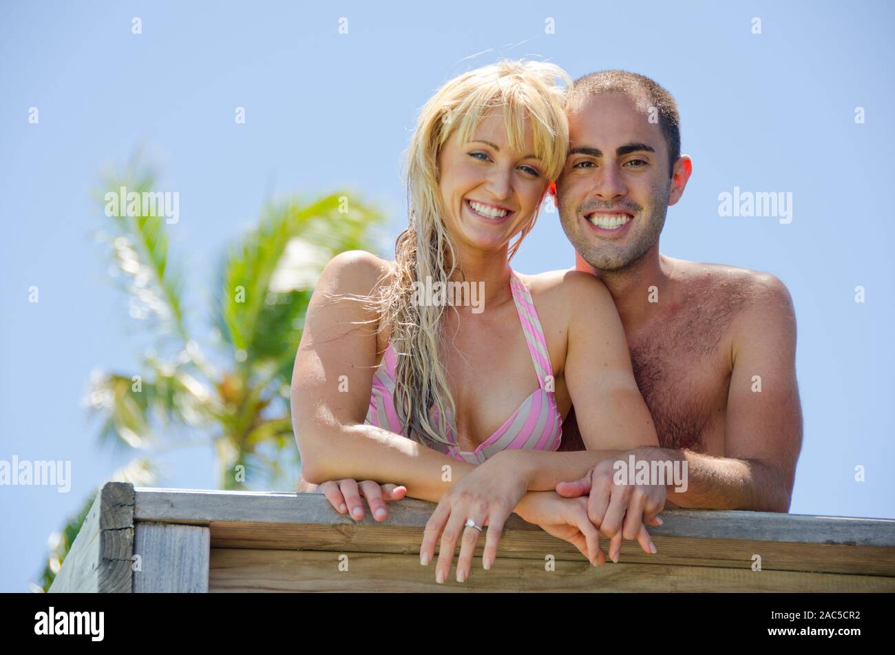 Kim y Lyle son recientemente comprometida después de seis años. A la hora de divertirse, estos dos saben realmente cómo perder! Foto de stock
