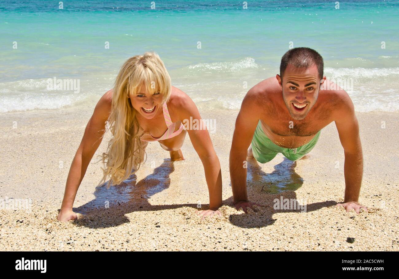 Kim y Lyle son recientemente comprometida después de seis años. A la hora de divertirse, estos dos saben realmente cómo perder! Foto de stock