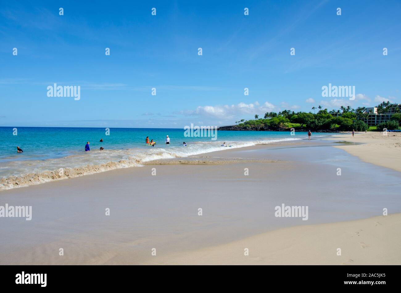 Hapuna Beach, a lo largo de la Isla Grande de Hawai'i's Kohala Coast. Esta playa de arena blanca, ha sido calificada como una de las mejores playas del mundo y el tiempo Foto de stock