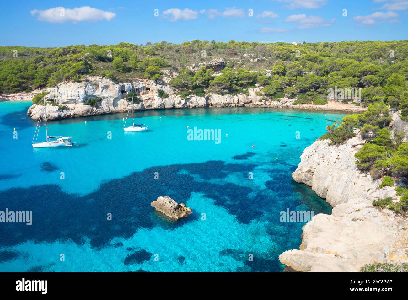 Vista elevada de Cala Macarelleta, Menorca, Islas Baleares, España, Europa Foto de stock