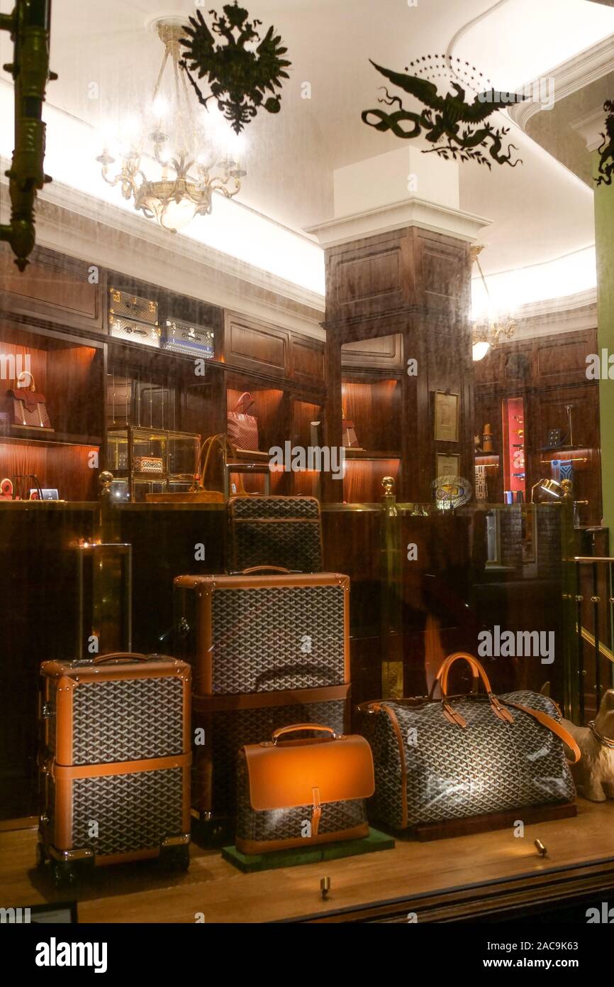 E. Goyard de lujo tienda de maletas, Biarritz, Pirineos Atlánticos, Francia  Fotografía de stock - Alamy