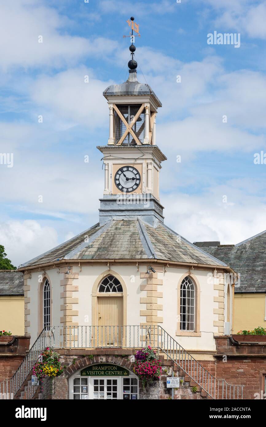 Brampton Visitor Center, Market Place, Brampton, Ciudad de Carlisle, Cumbria, England, Reino Unido Foto de stock