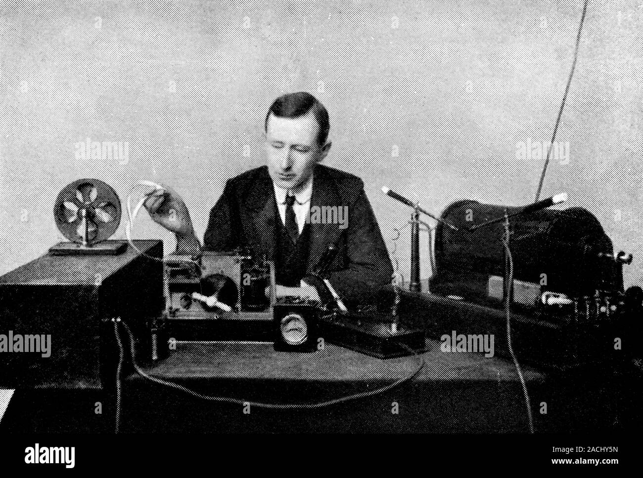 Guglielmo Marconi (1874-1937), físico italiano, inventor de la radio.  Marconi patentó su sistema de radio en Gran Bretaña, creó el Marconi Wi-Fi  Fotografía de stock - Alamy