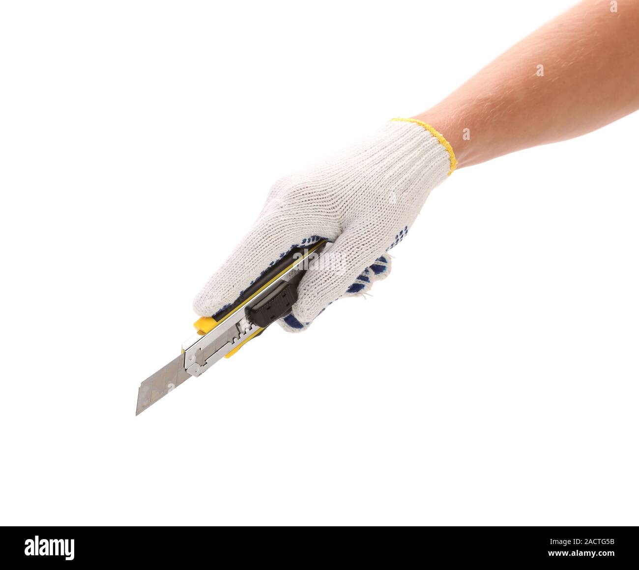 Guantes en mano sujeta la cuchilla. Foto de stock