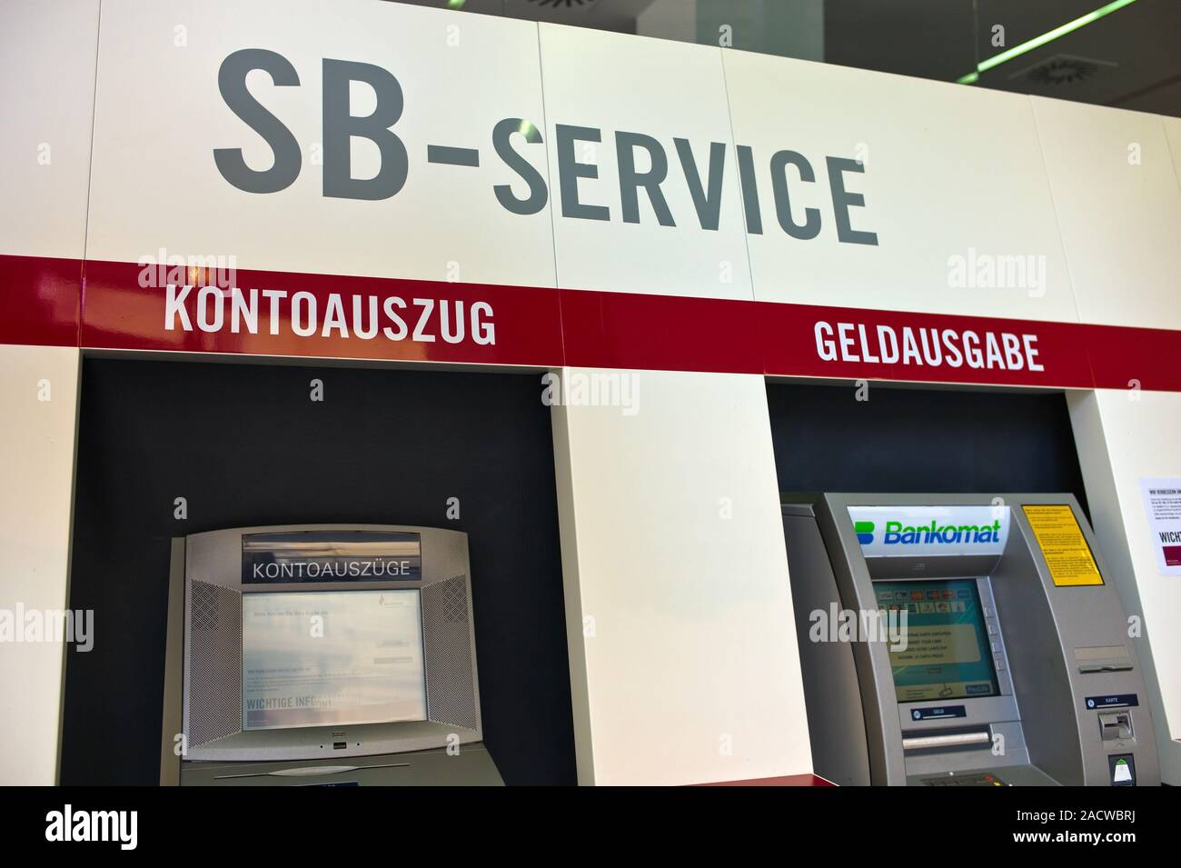 Bank cash dispensers fotografías e imágenes de alta resolución Alamy