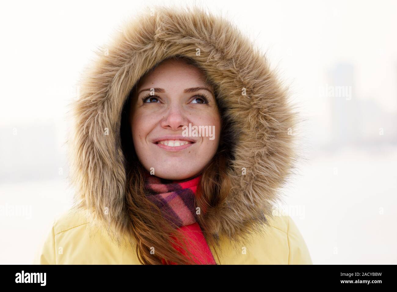 Mujer joven retrato de invierno. Dof superficial. Foto de stock