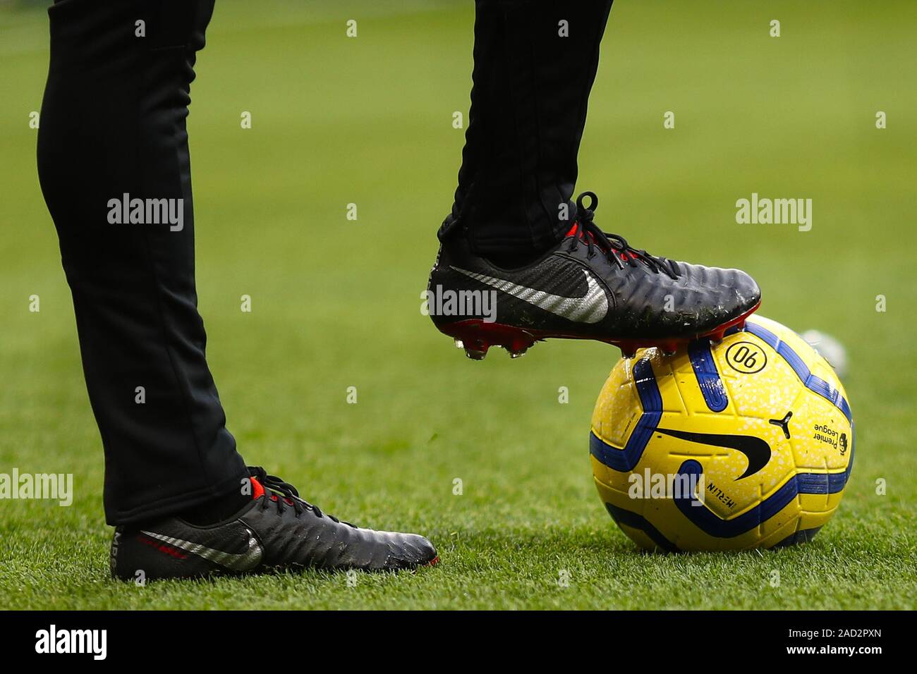 Nike Merlin Hi-Vis invierno MATCH BALL - Tottenham Hotspur v AFC  Bournemouth, Premier League, Tottenham Hotspur