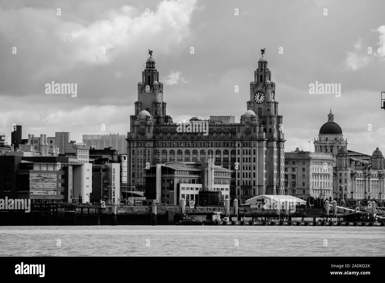 La bella sky line de Liverpool Foto de stock