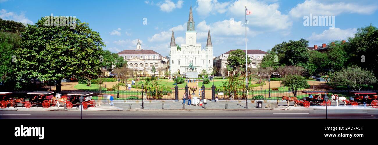 Jackson Square y la Catedral de St Louis, New Orleans, Louisiana, EE.UU. Foto de stock