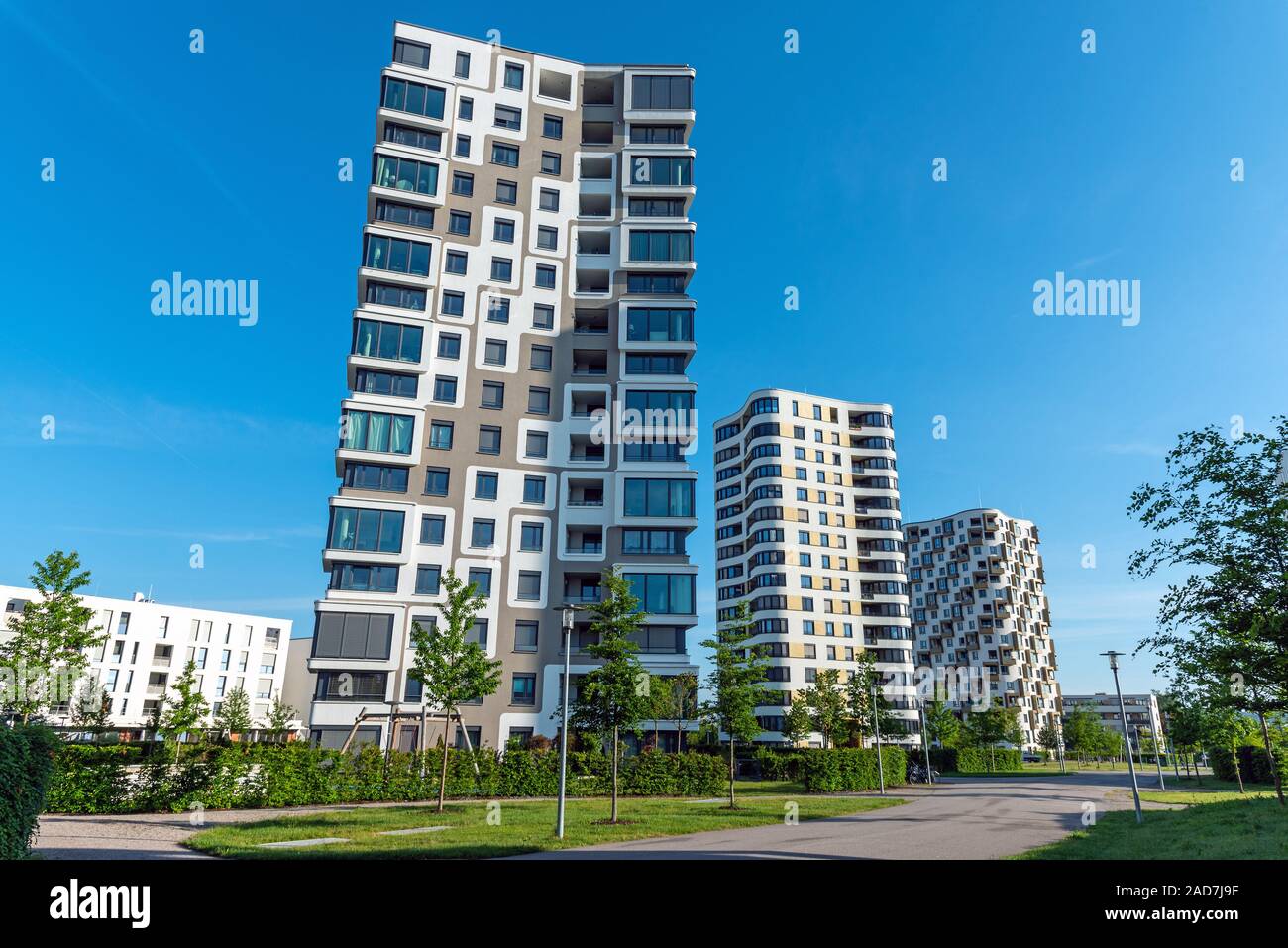Modernos edificios residenciales de gran altura visto en Munich, Alemania. Foto de stock