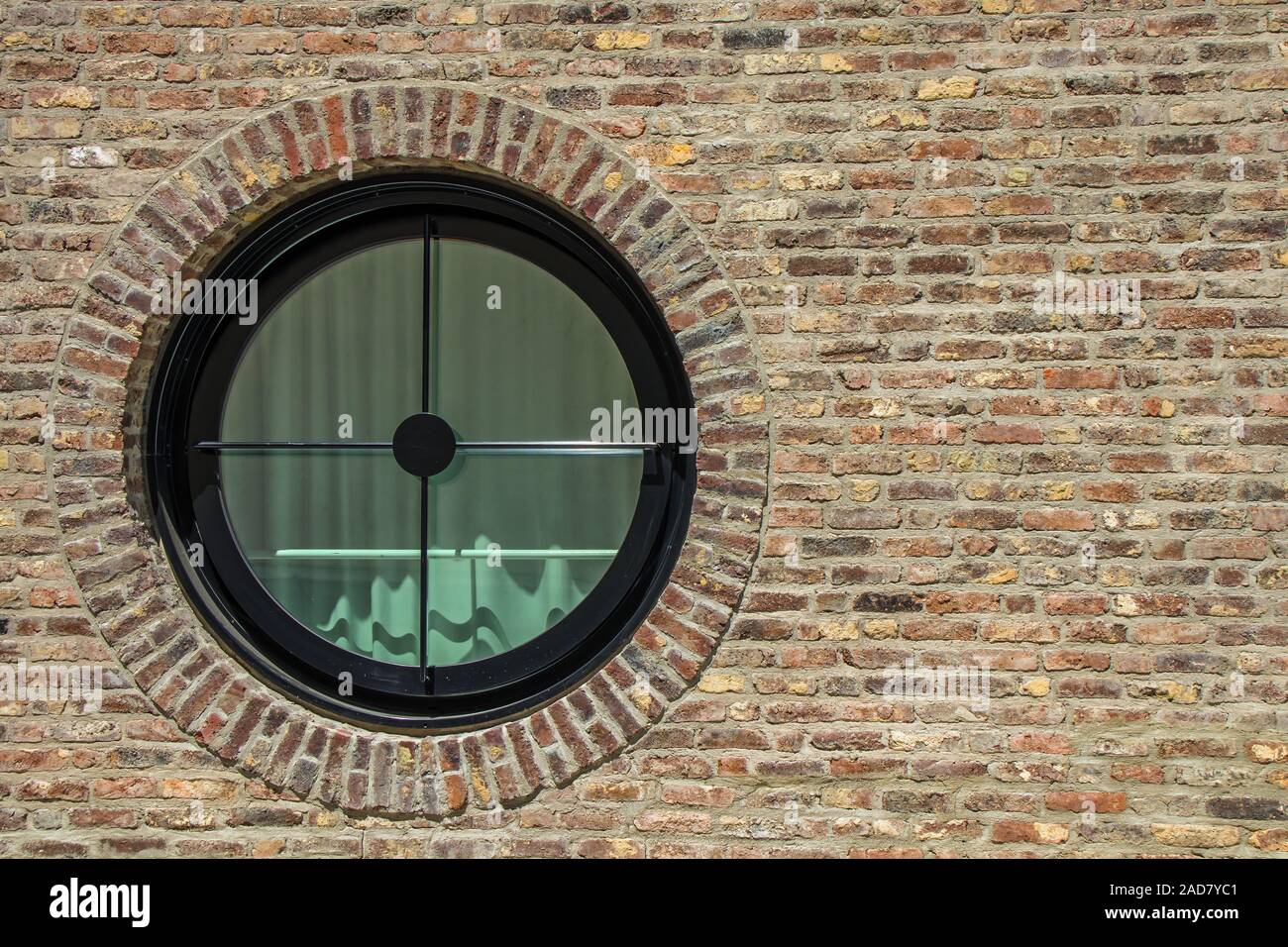 Ulm, Windows desde el edificio del Banco de Ahorro Foto de stock