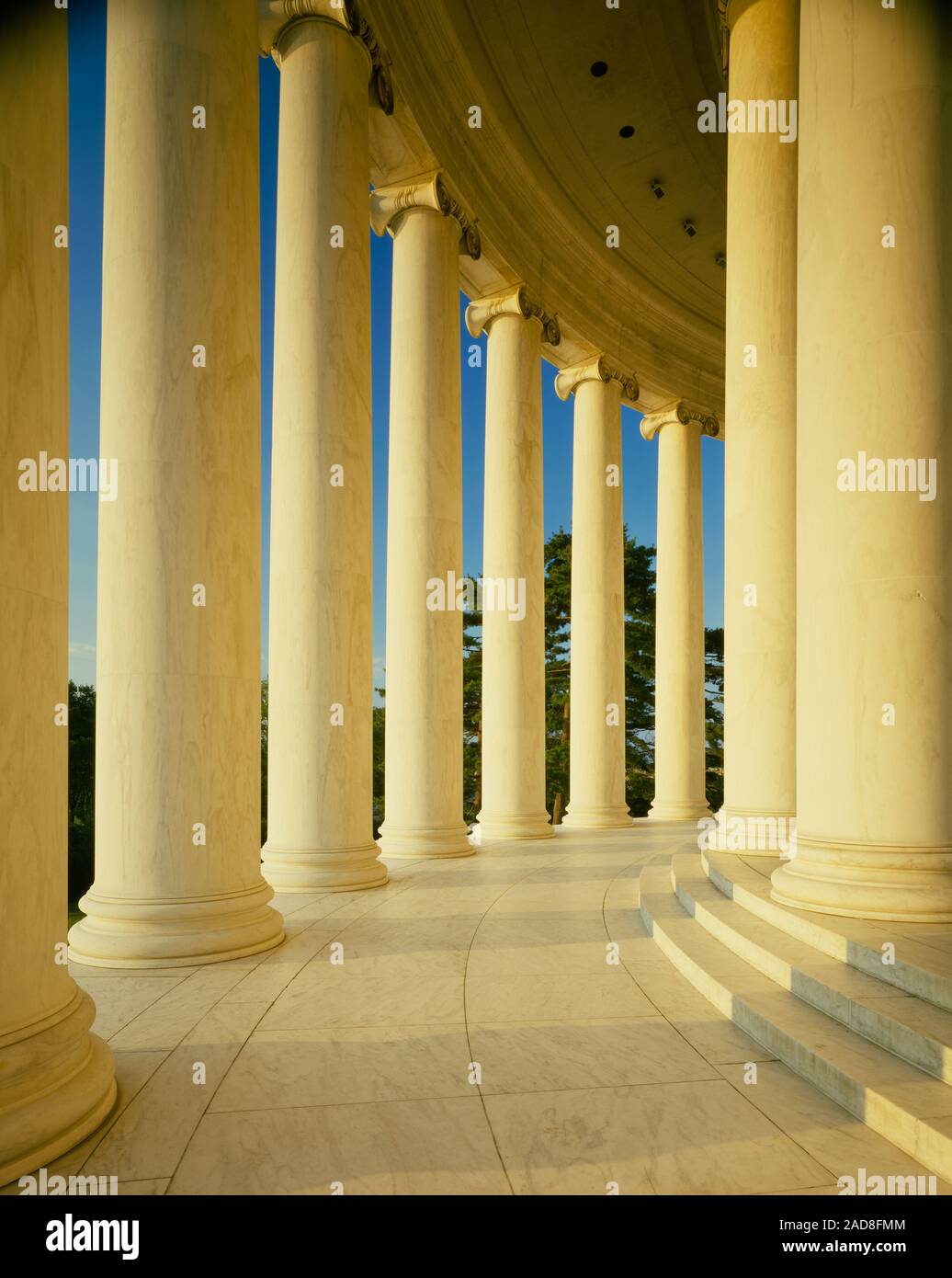 Suelo de mármol y columnas, el Jefferson Memorial, Washington DC, EE.UU. Foto de stock