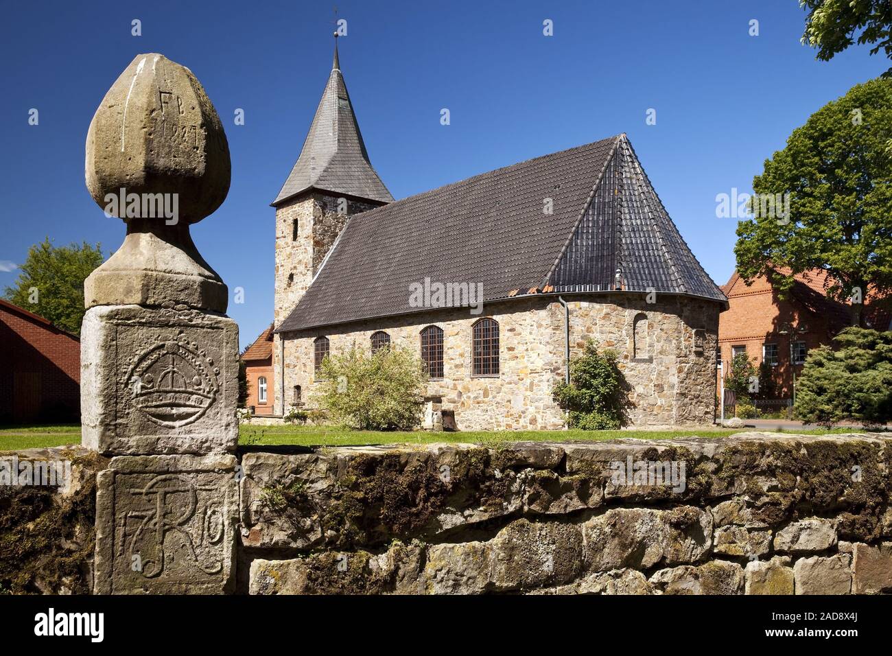 Iglesia Evangélica, Petershagen Schuesselburg, Renania del Norte-Westfalia, Alemania, Europa Foto de stock