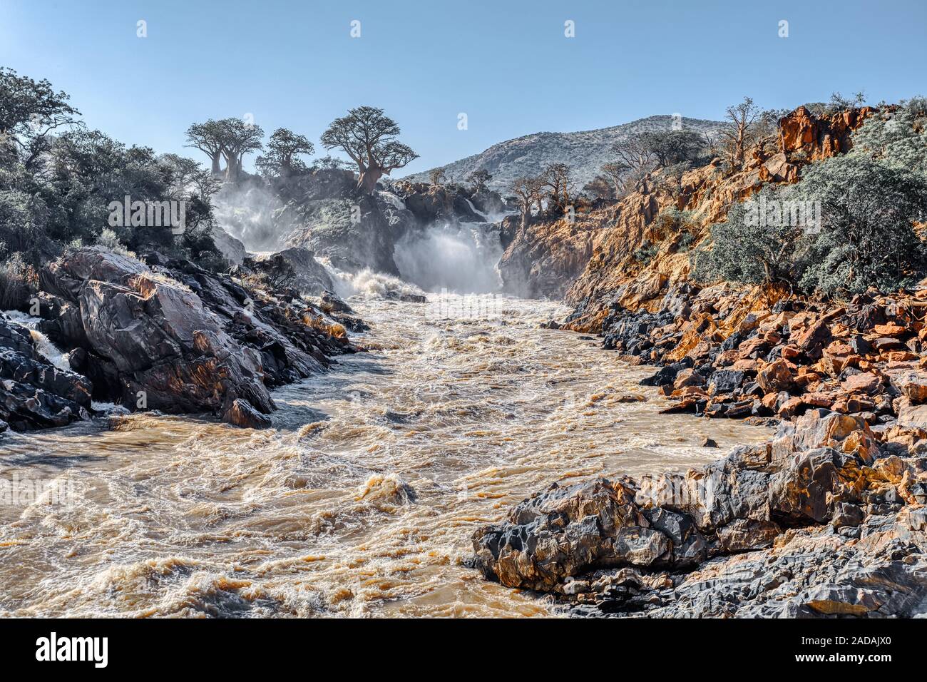 Epupa Falls en el río Kunene en Namibia Foto de stock