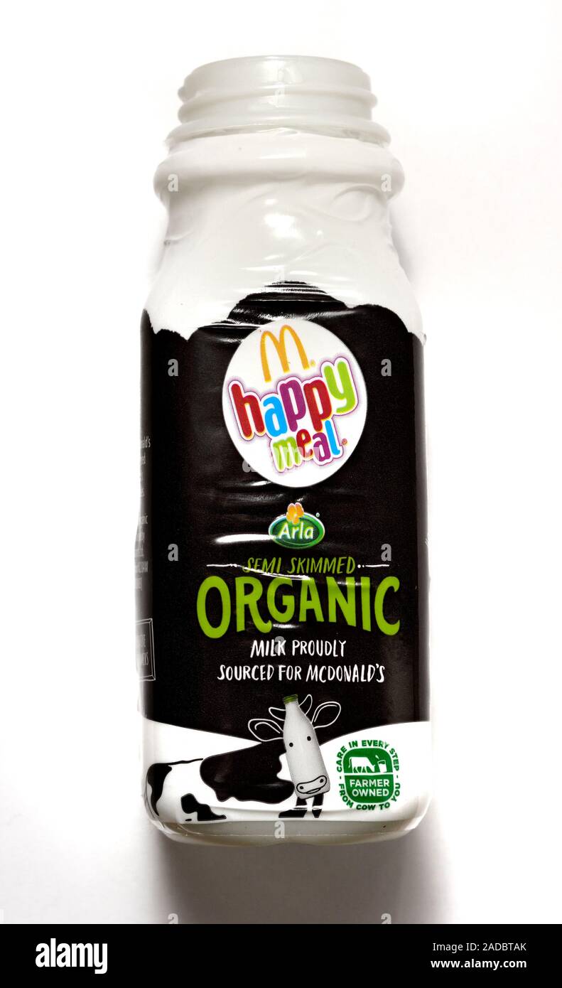 Happy Meal Mcdonalds beber leche desnatada Leche Arla semi orgánicos Foto de stock