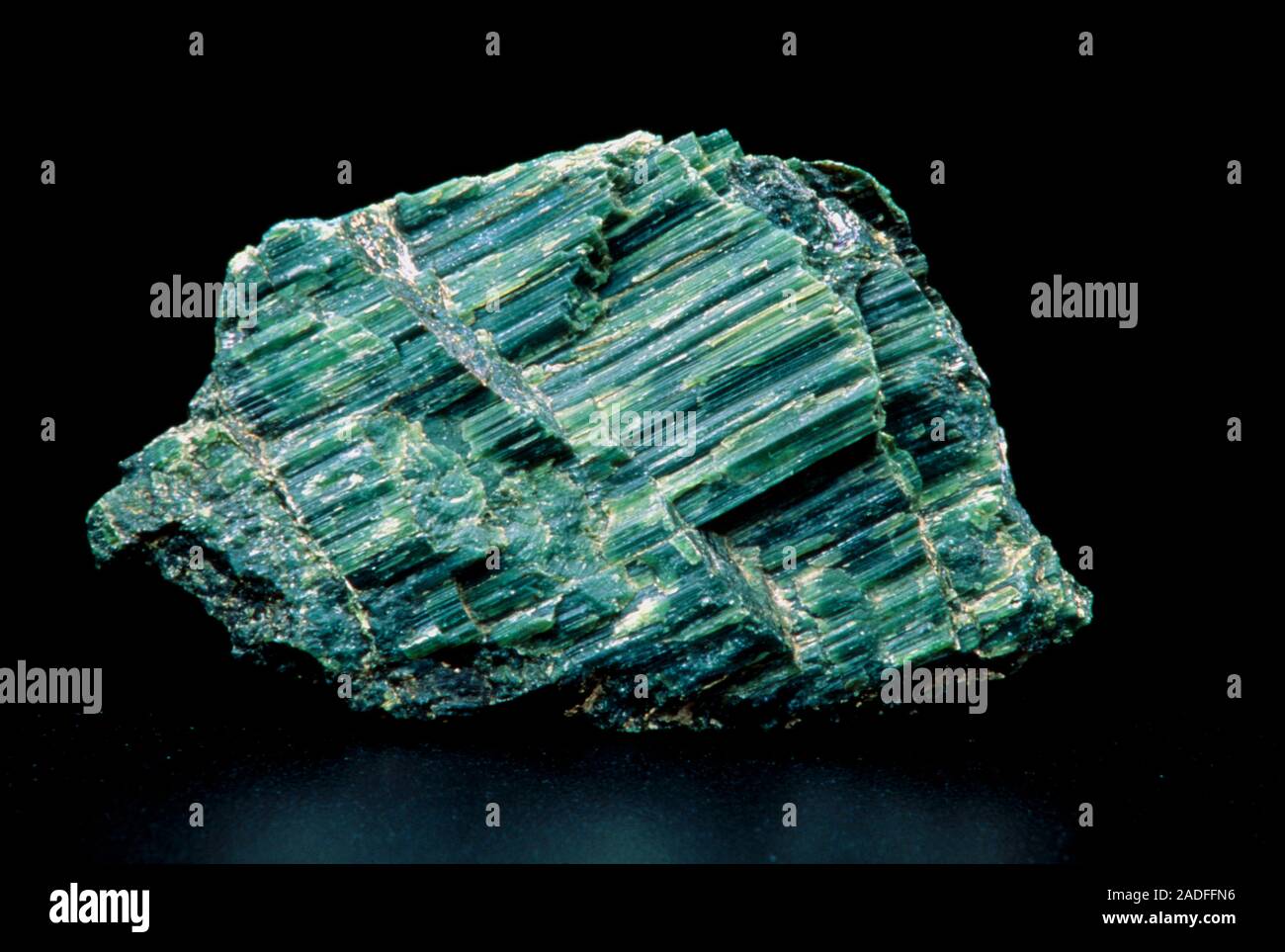 Talco. El mineral, también llamado talco o esteatita esteatita, consta de  monoclï¿cristales de silicato hidratado de magnesio (Mg3Si4O10(OH)2). Es  muy Fotografía de stock - Alamy