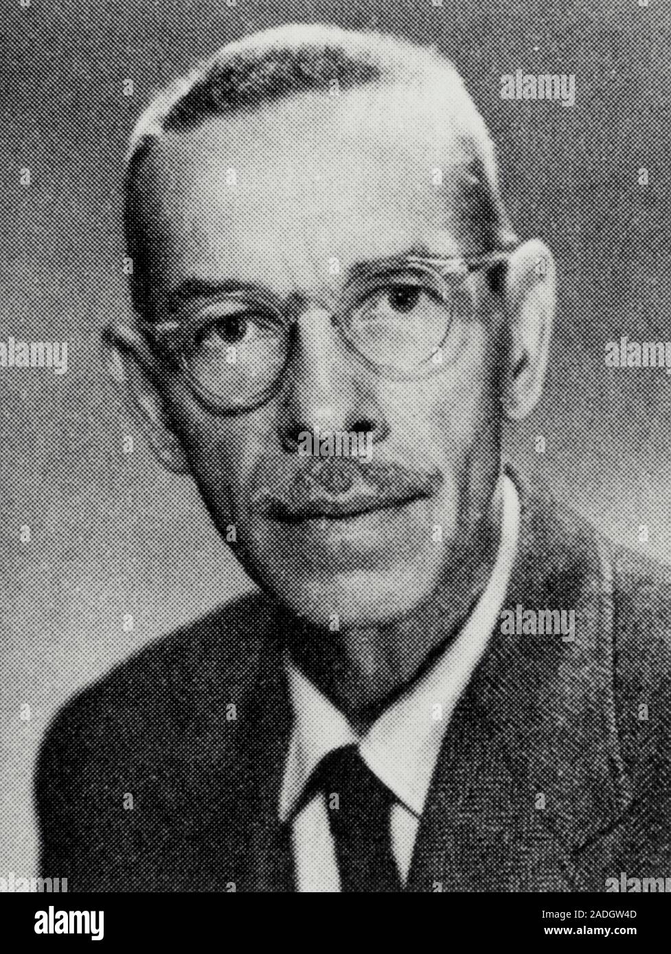 Alfred Day Hershey (19081997), el Biólogo americano. En 1952, con