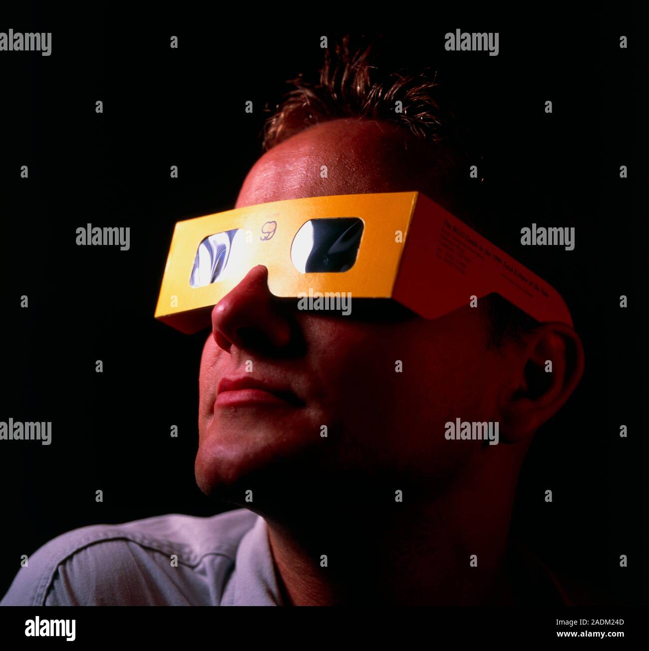 Las lentes son sale para el sol
