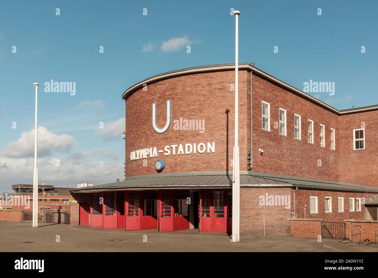 Estación de metro de olympia stadion u bahn fotografías e imágenes de