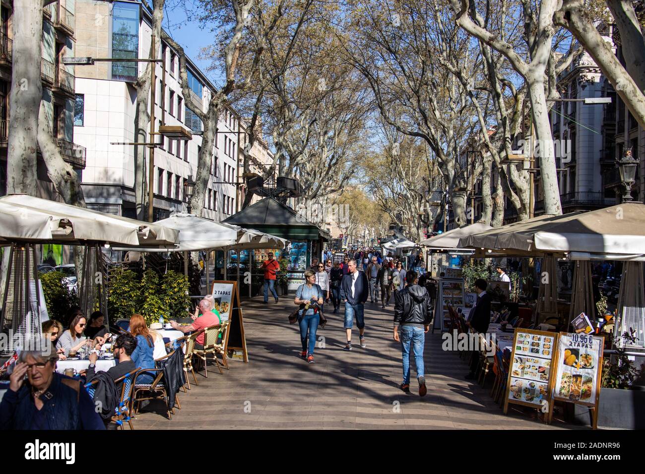 Barcelona spain la rambla fotografías e imágenes de alta resolución - Alamy