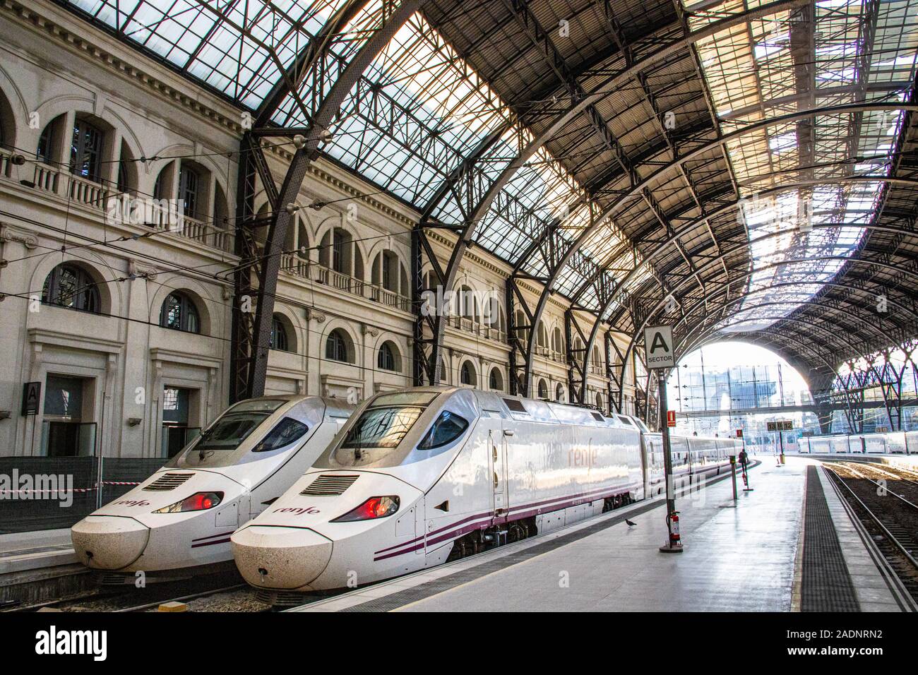 La estación de tren de Sants de Barcelona, Barcelona, España Foto de stock