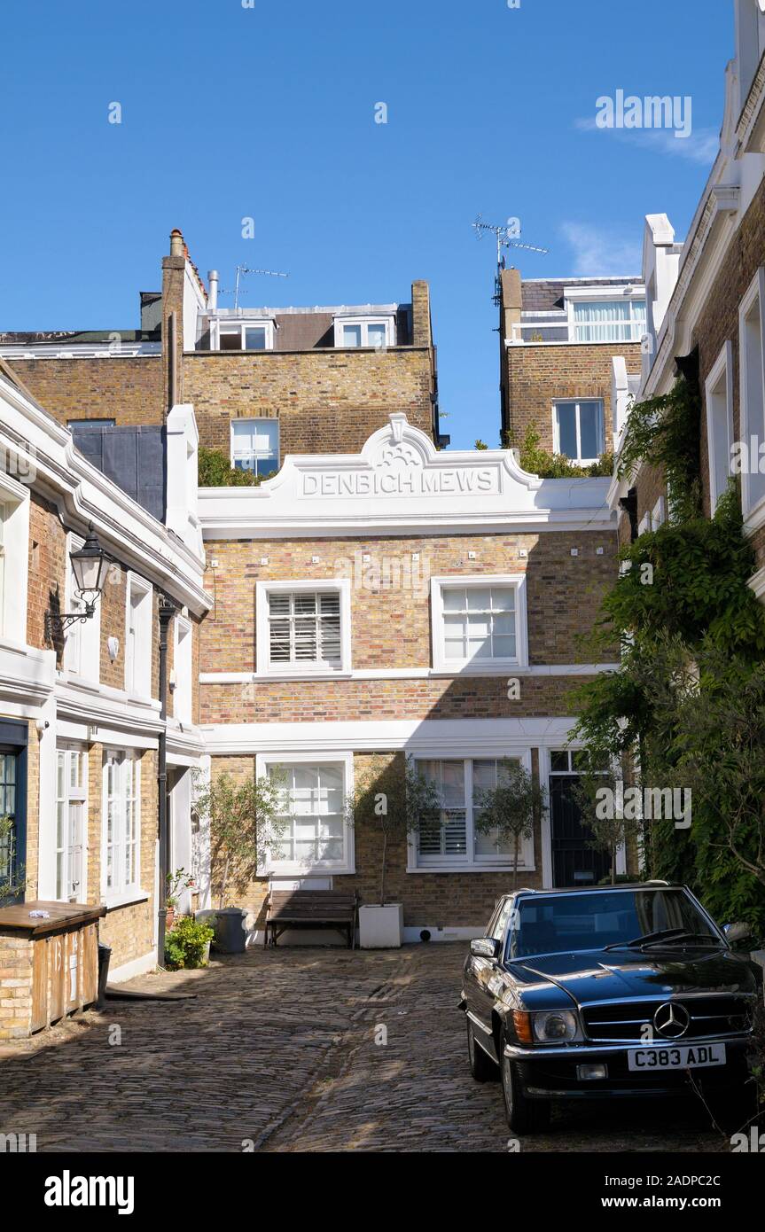 Denbigh Mews, Denbigh cerca, justo fuera de la Calle Portobello, Notting Hill, Royal Borough de Kensington y Chelsea, Londres W11, Inglaterra, Reino Unido. Foto de stock