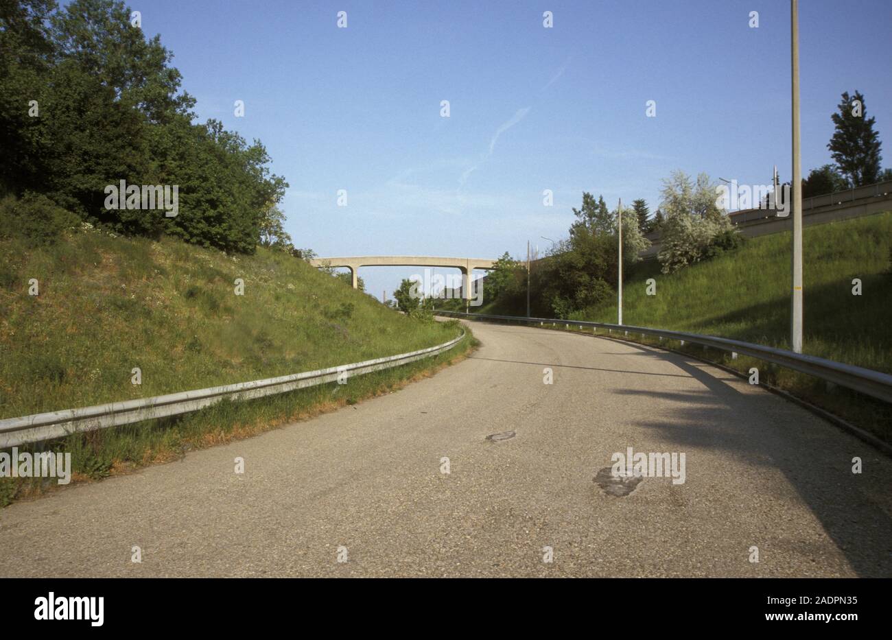 Autobahn; Südosttangente Stillgelegte, A23, gesperrte Abfahrt Simmering, unbenutzt Foto de stock