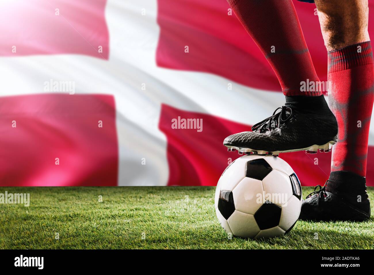 Piernas y pelota de futbolista fotografías e imágenes de alta resolución -  Página 12 - Alamy