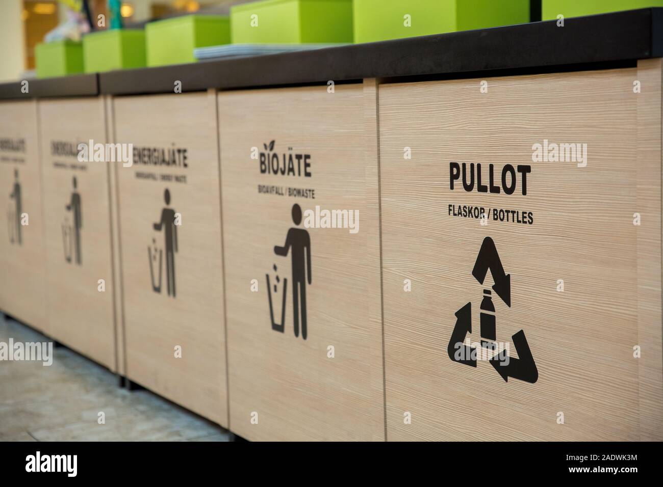 Mueble contenedor para basura areas de fast food - Superficie