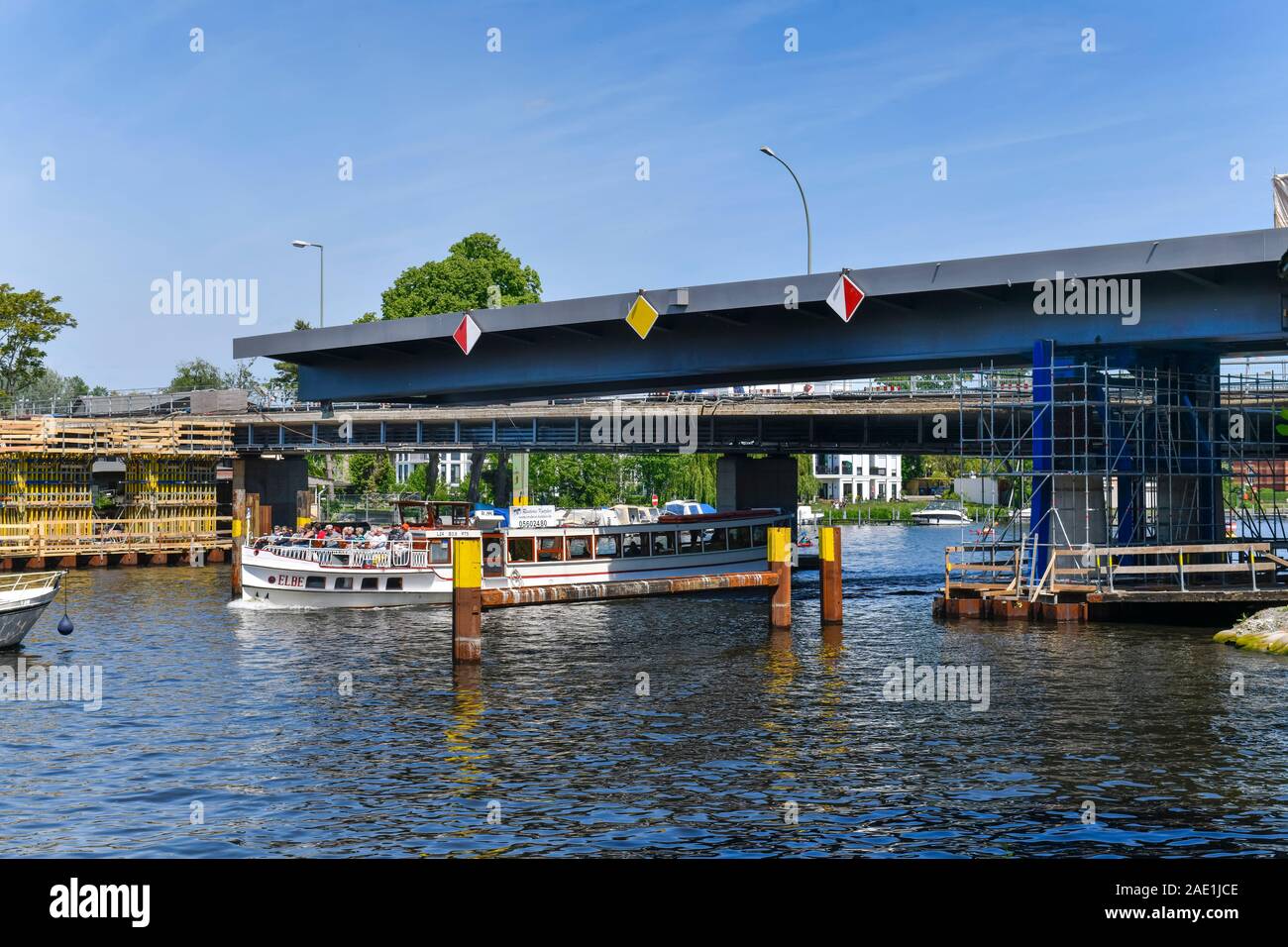Spree, Salvador-Allende-Brücke, Köpenick, Treptow-Köpenick, Berlín, Alemania Foto de stock