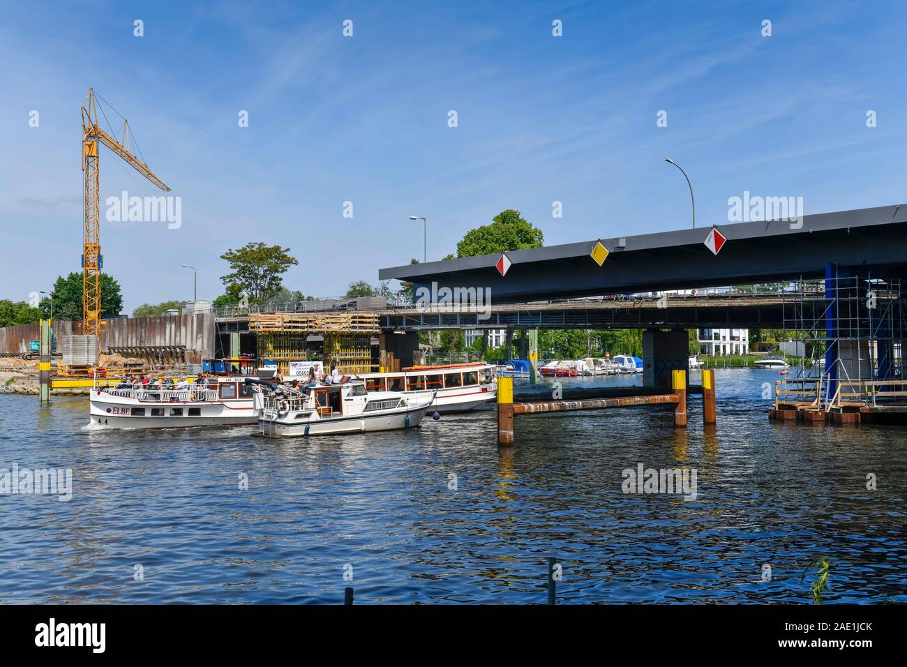 Spree, Salvador-Allende-Brücke, Köpenick, Treptow-Köpenick, Berlín, Alemania Foto de stock