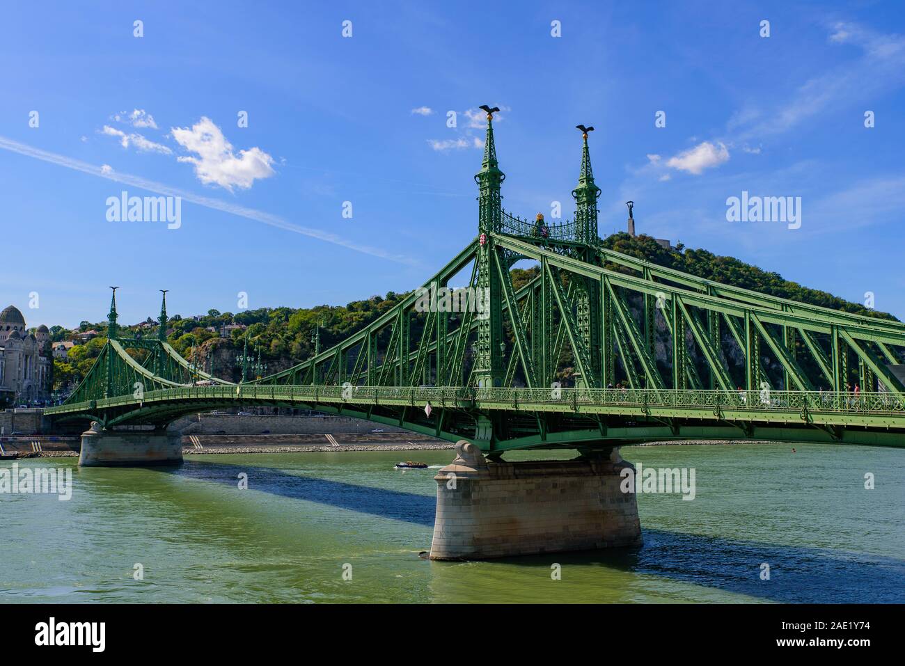 Puente Liberty, un puente que conecta Buda y Pest a través del río Danubio en Budapest, Hungría Foto de stock
