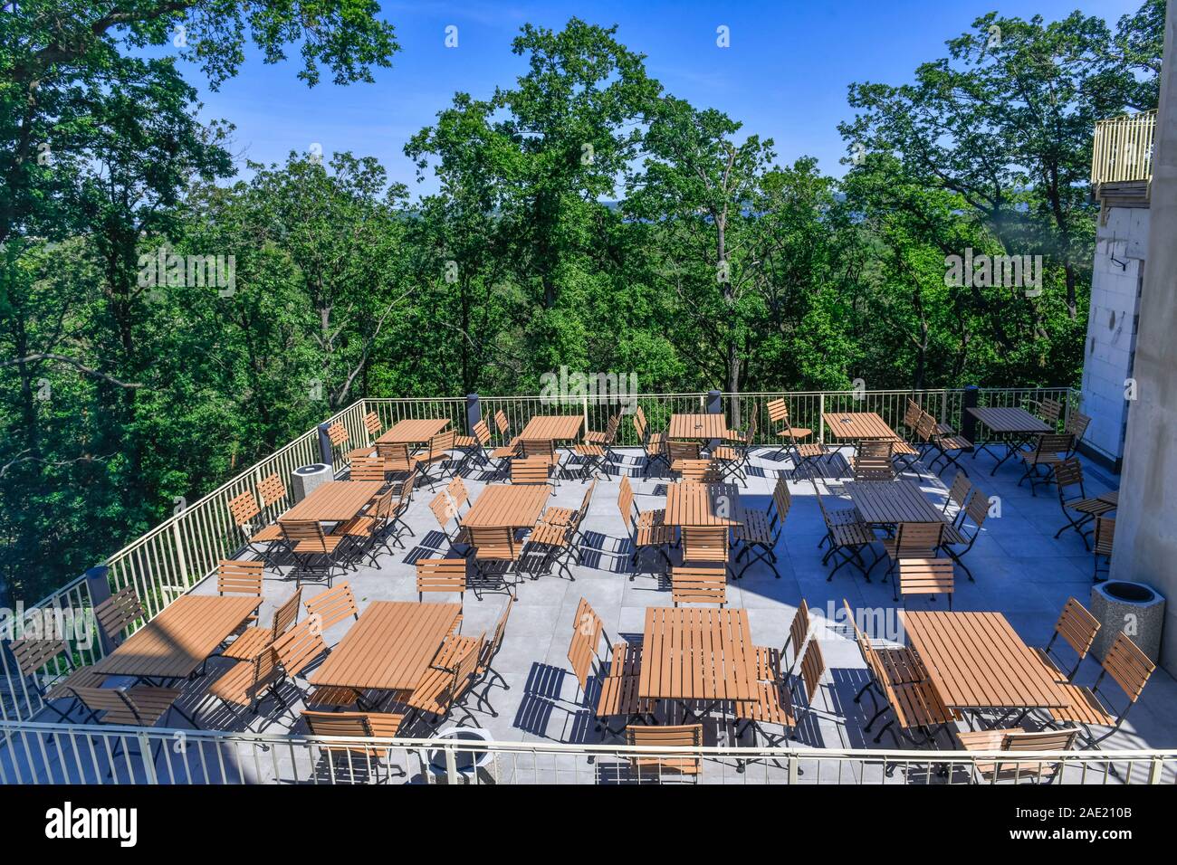 El Biergarten, Müggelturm, Köpenick, Treptow-Köpenick, Berlín, Alemania Foto de stock