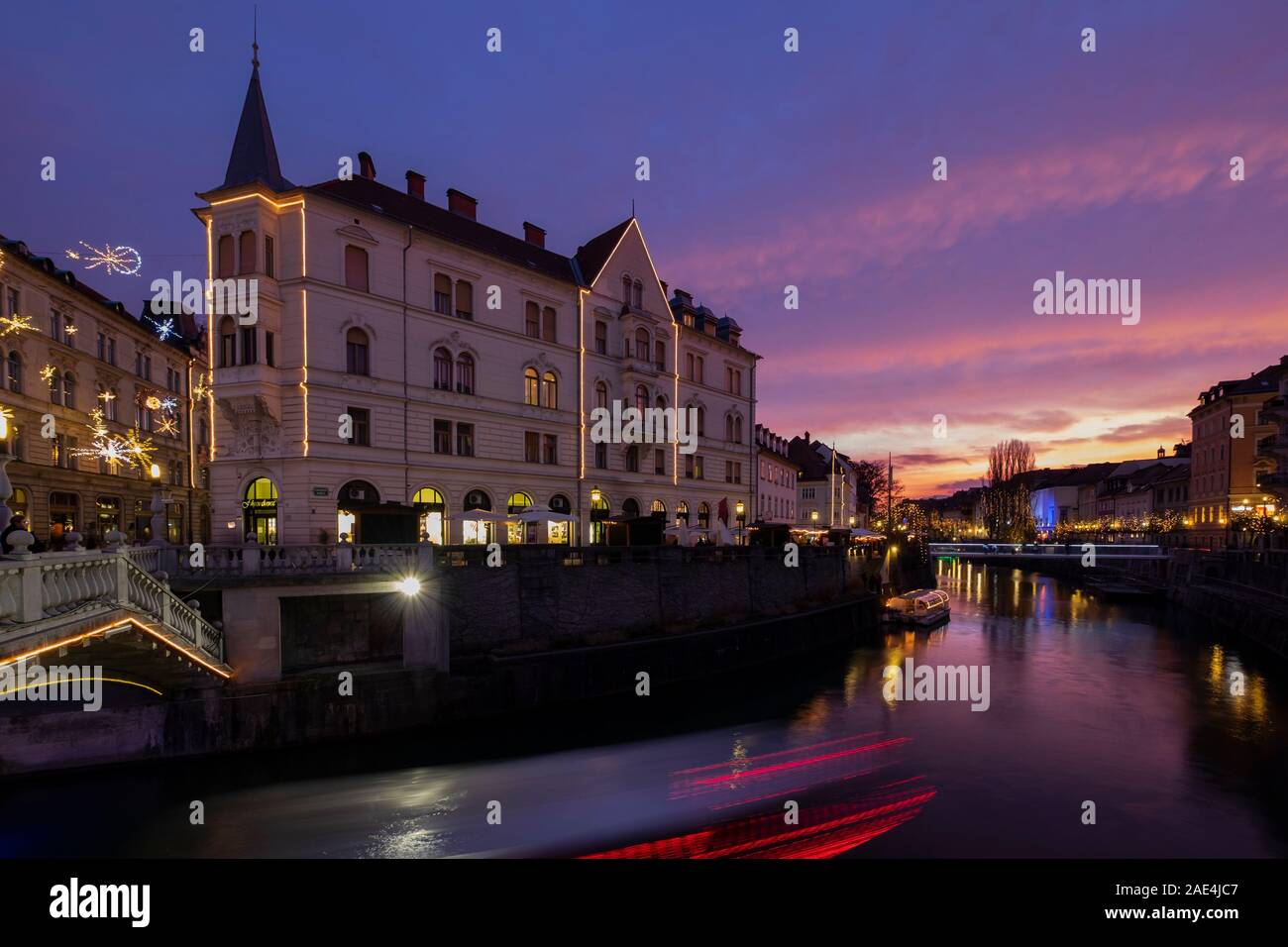 Liubliana. Imagen de Ljubljana, Eslovenia durante la hora del crepúsculo azul Foto de stock