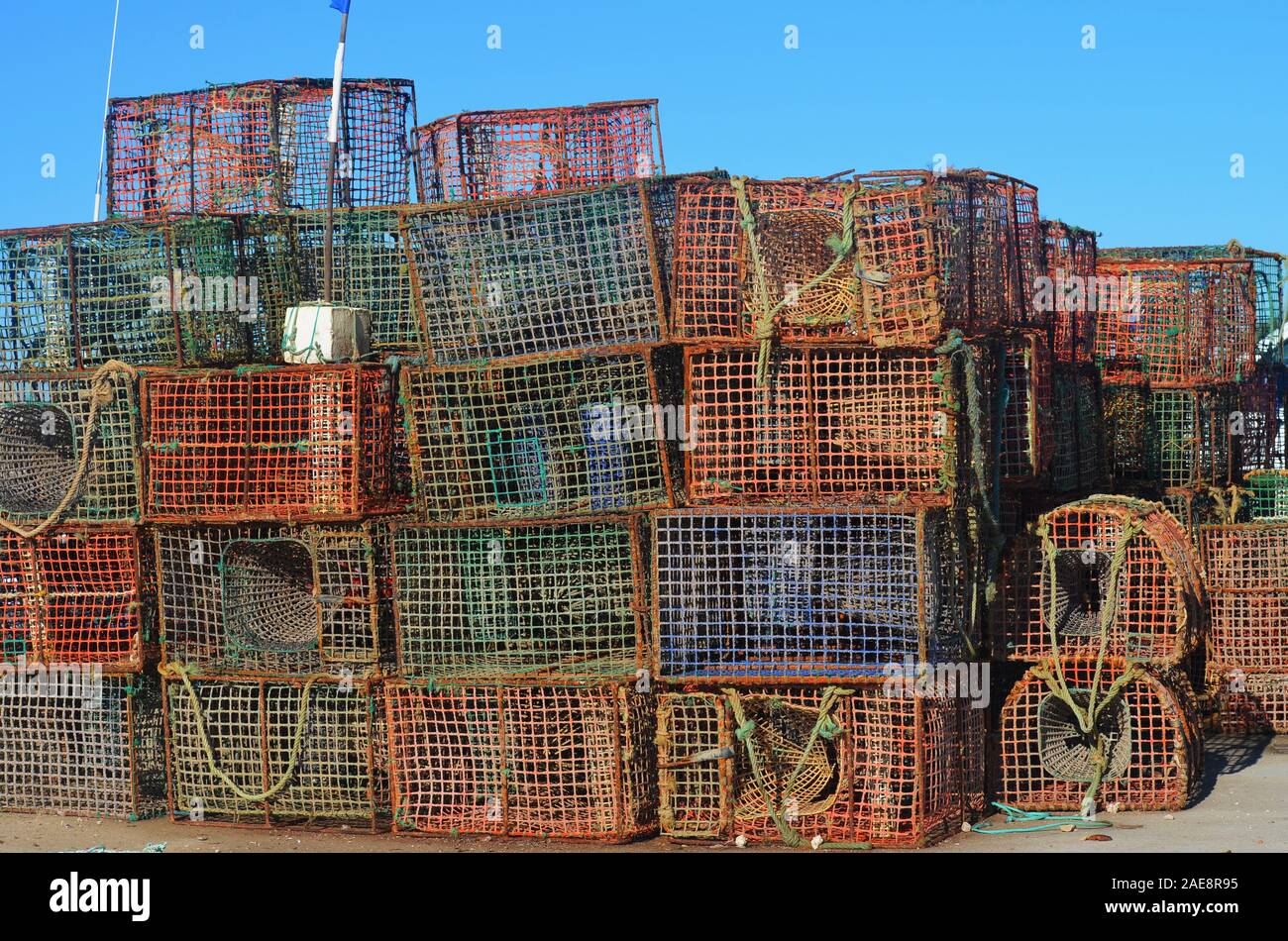 Creels y ollas usadas en la pesquería artesanal de sepias y pulpos, Vila Real do Santo Antonio, Algarve, Portugal Foto de stock