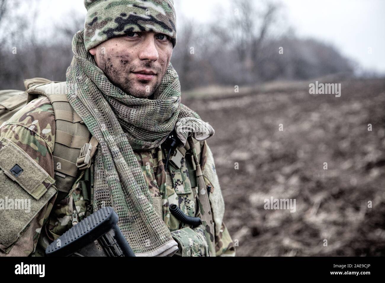 Retrato del soldado de infantería del ejército moderno en marzo Foto de stock