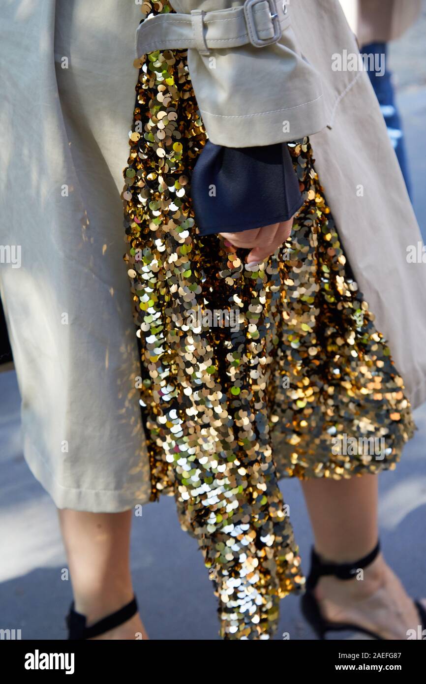 Cómo coser una falda con tela de lentejuelas o paillettes