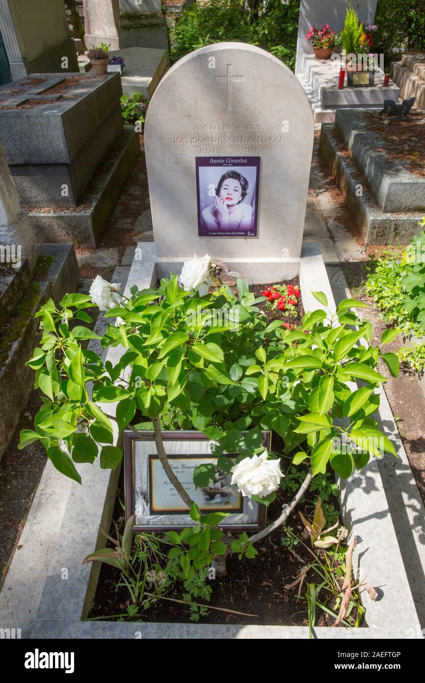 El cementerio Pere Lachaise, tumbas famosas, Paris Fotografía de stock Alamy