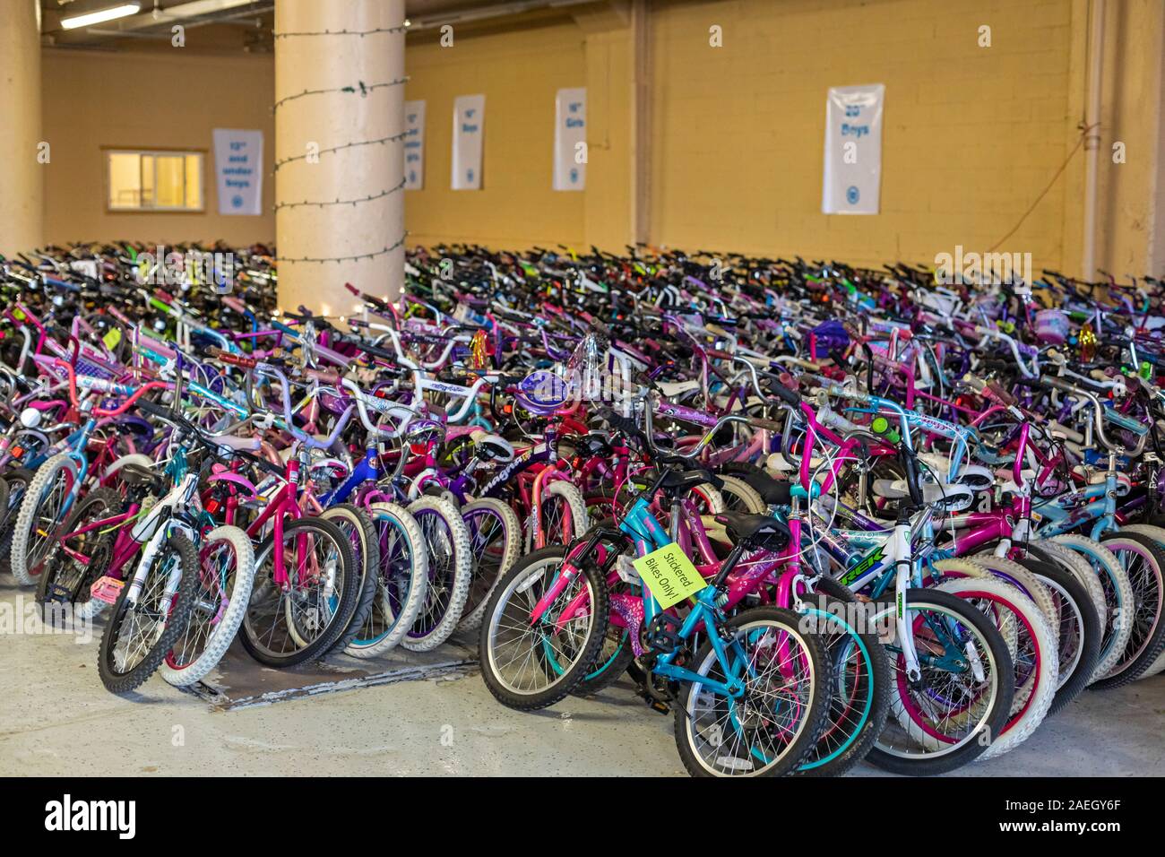 Miles de bicicletas fotografías e imágenes de alta resolución - Alamy