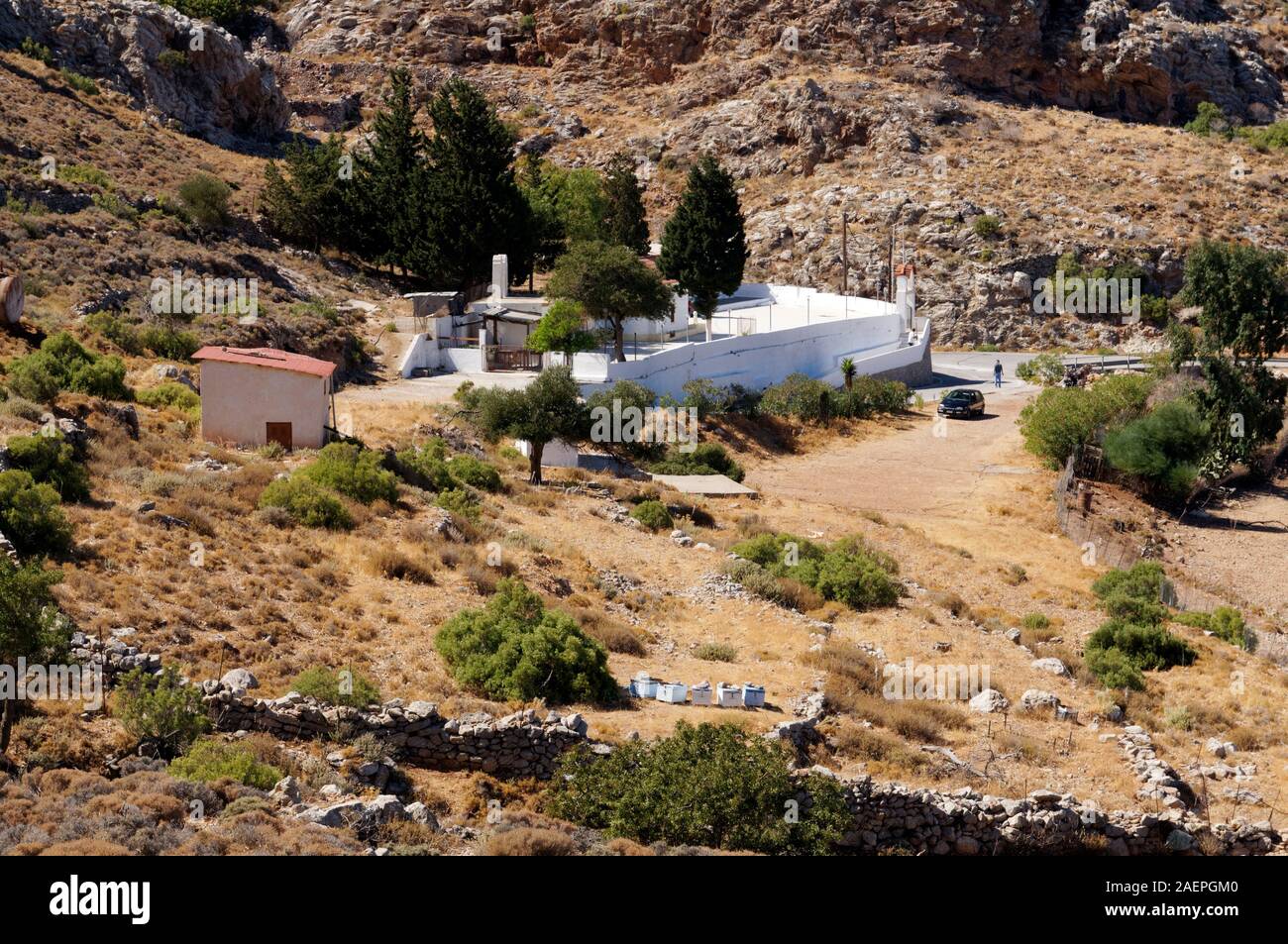 El Monasterio de Panagia Politissa, tilos, islas del Dodecaneso, en el sur del Mar Egeo, en Grecia. Foto de stock